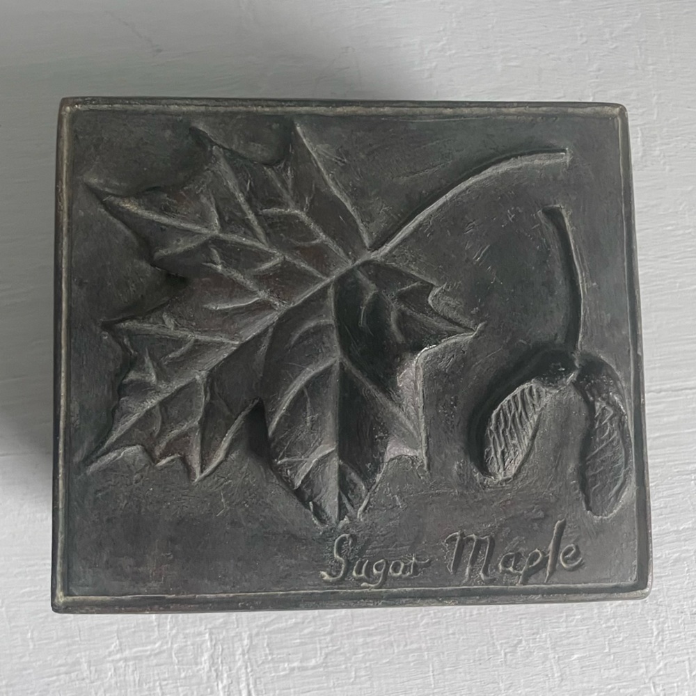 Vintage Hen Feathers Sugar Maple Trinket Box